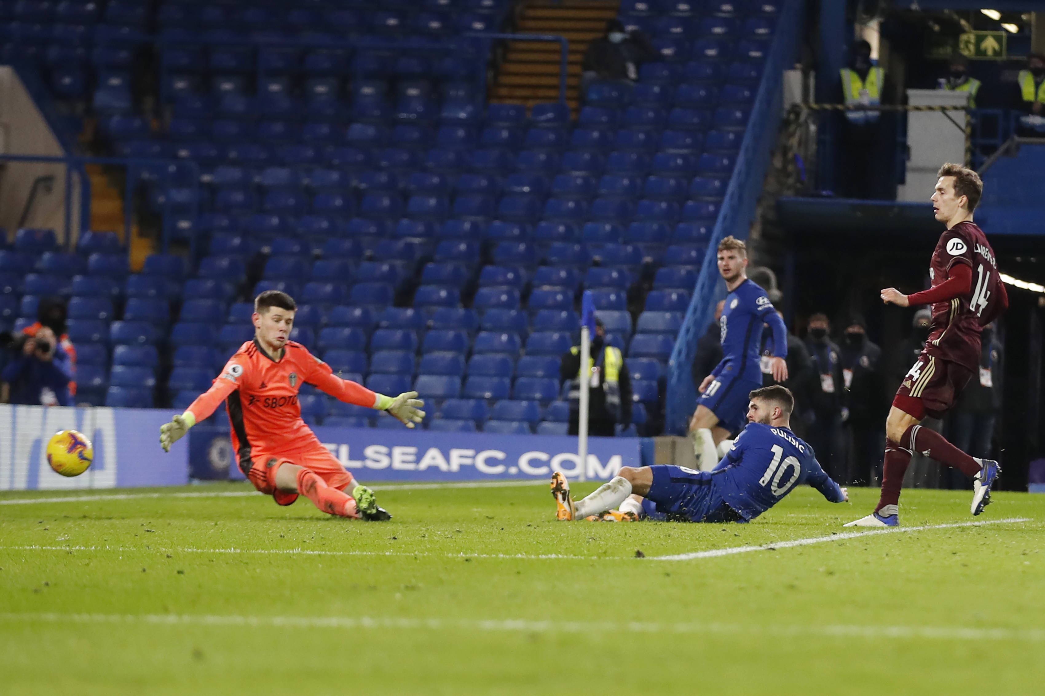 更以她特有 更以她特有